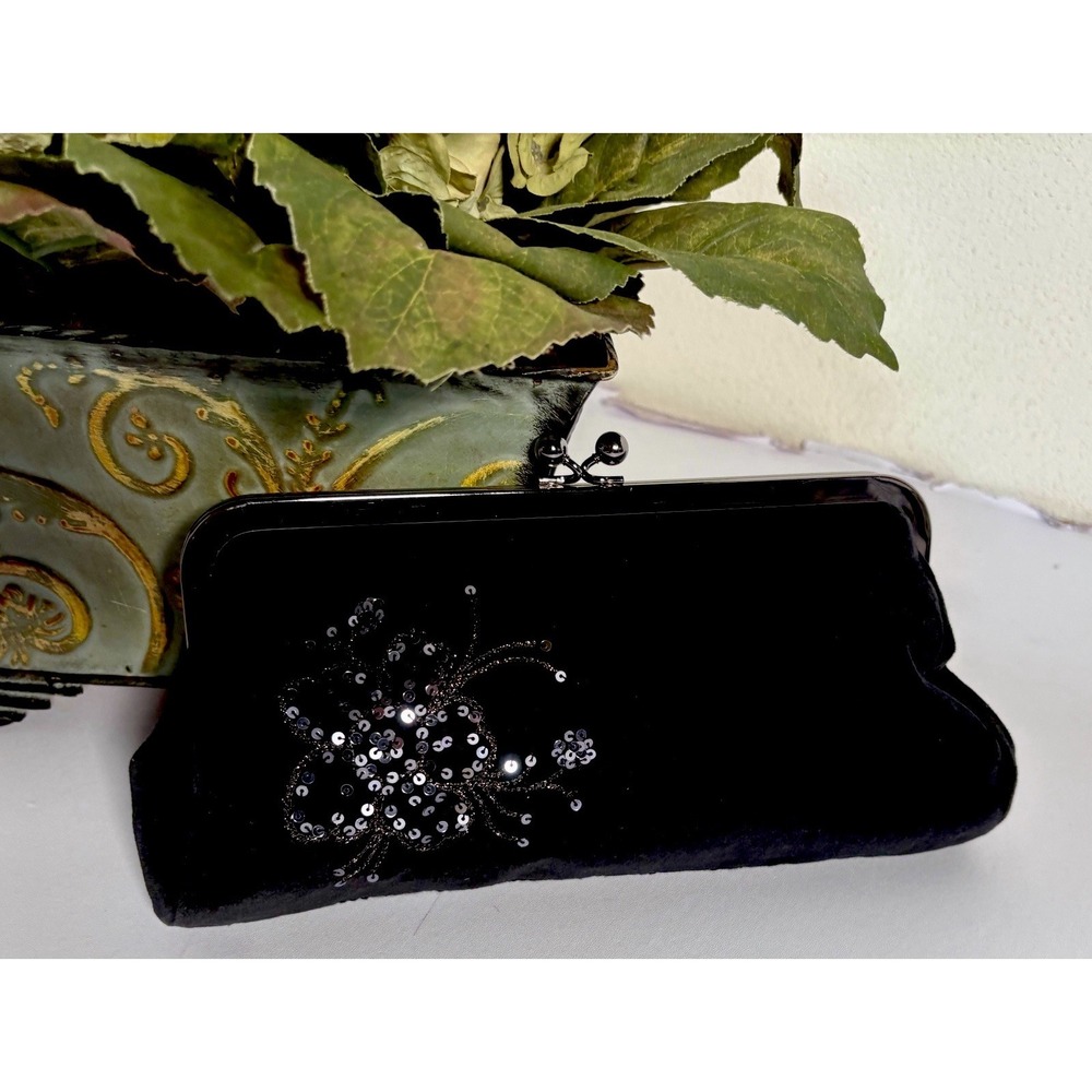 EXPRESS Black Velvet Sequin Clutch Bag Kiss Lock Purse Women Evening Vtg Y2K